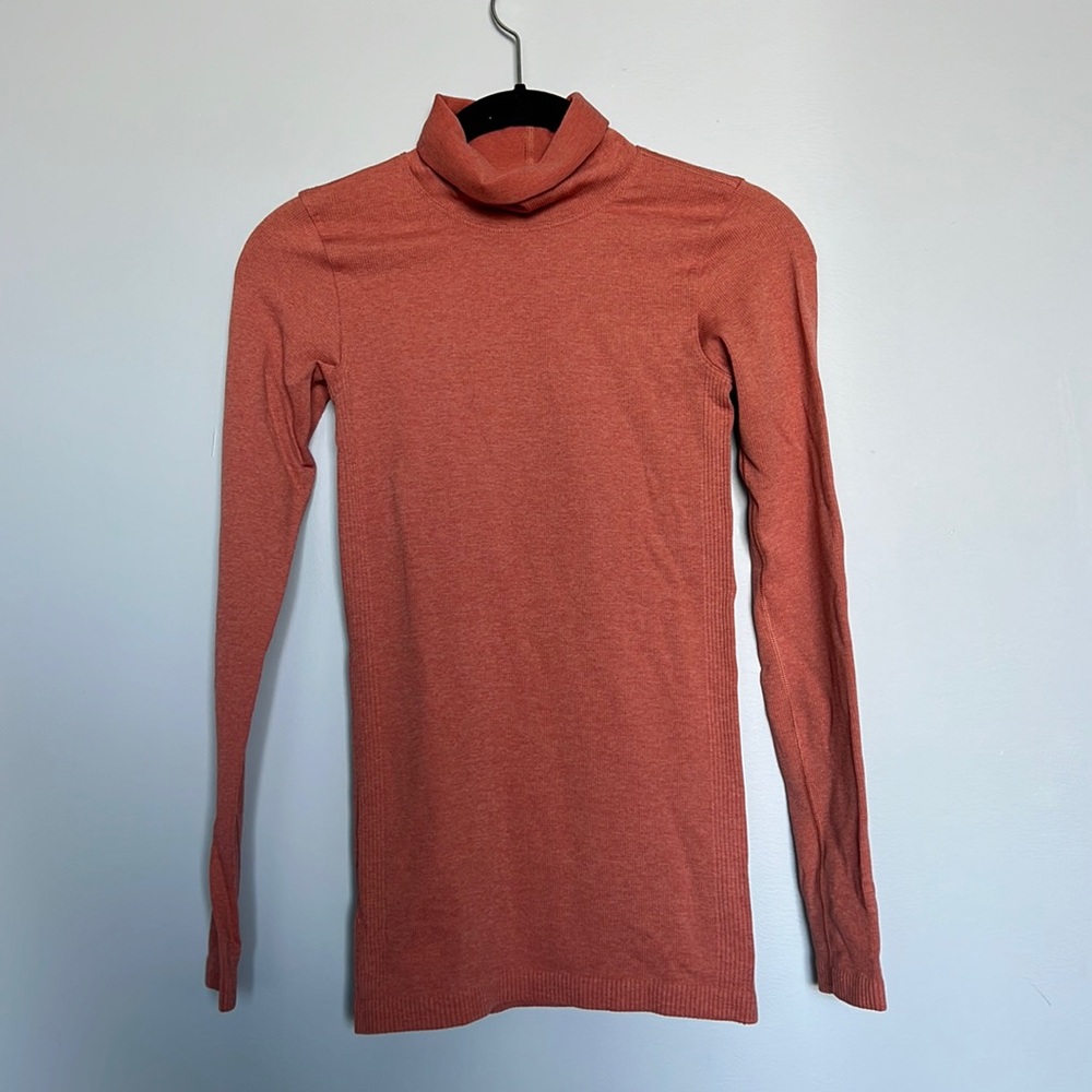 LuluLemon turtleneck